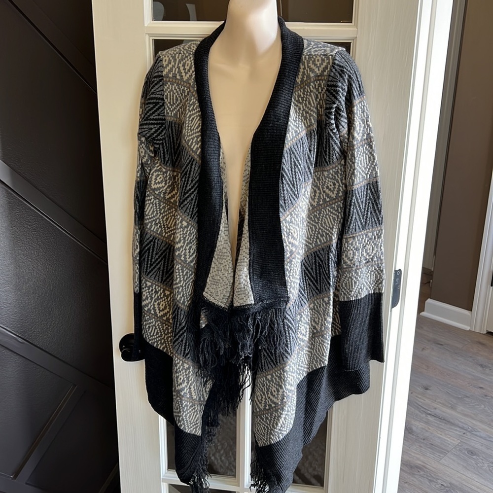 BERRETTI Italian Made Wool Blend Fringed Cardi Cardigan Sweater Size Medium
